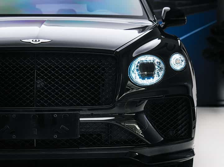 Bentley Bentayga, 2023 — фото 3 из 9