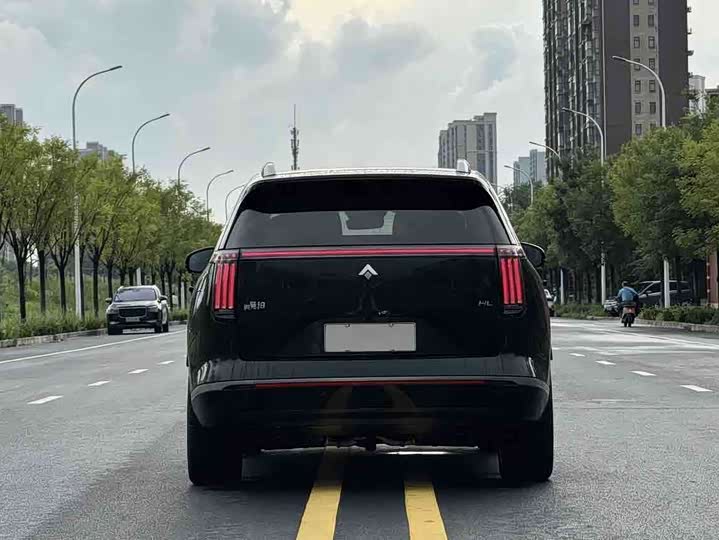 GAC Hyptec HL, 2025 — фото 8 из 9