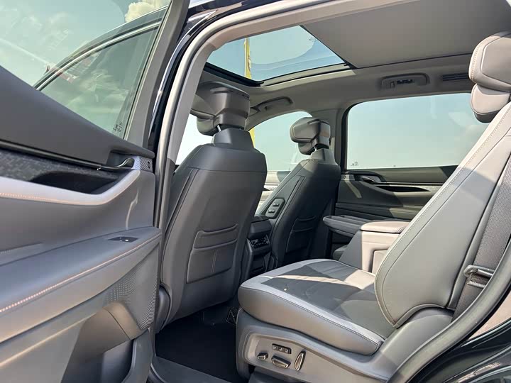 Ford Edge, 2024 — фото 10 из 12