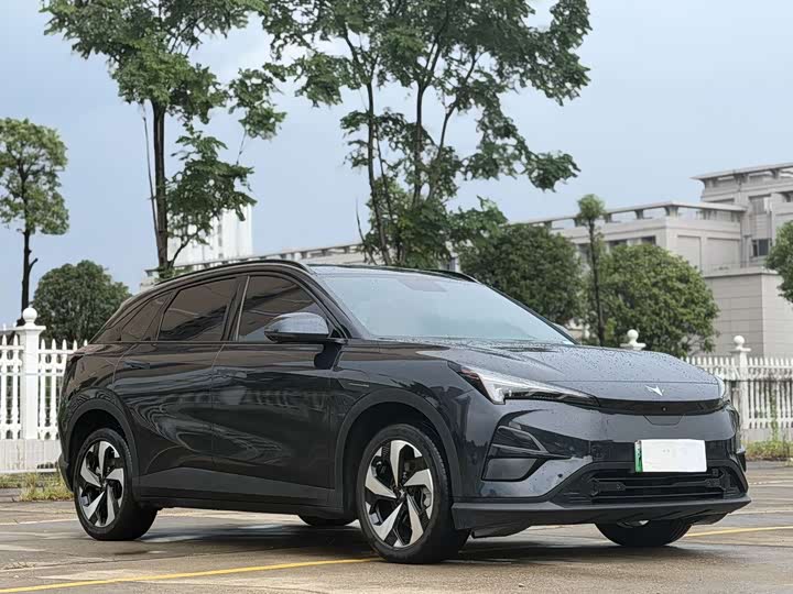 BAIC Arcfox Alpha T5, 2025 — фото 3 из 9