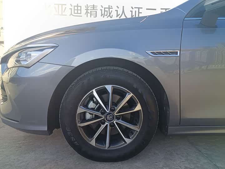 BYD Qin Plus, 2023 — фото 4 из 9