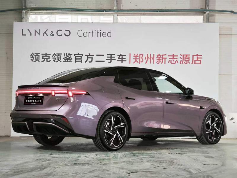 Lynk & Co 07 EM-P Hybrid, 2025 — фото 6 из 12