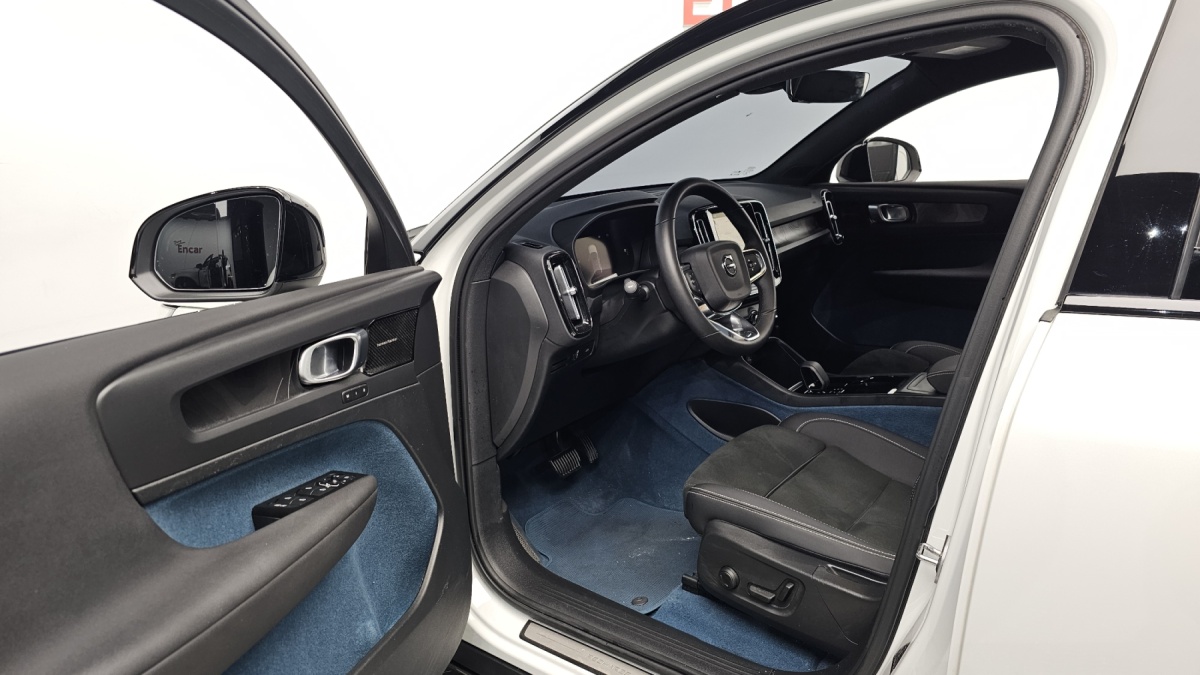 Volvo C40, 2022 — фото 10 из 12