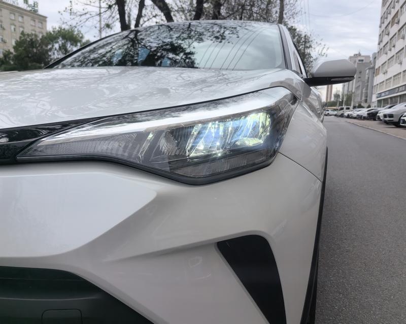 Toyota C-HR, 2023 — фото 6 из 12