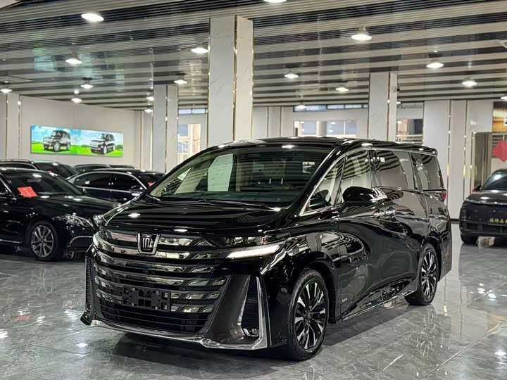 Toyota Vellfire, 2023 — купить в Курске под ключ