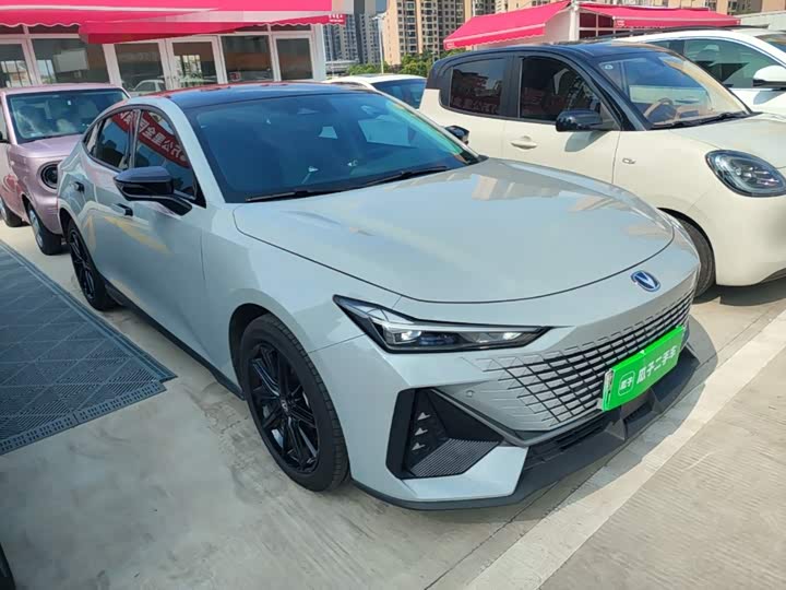 Changan UNI-V Hybrid, 2023 — фото 4 из 9