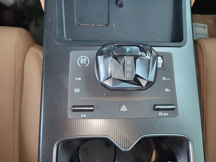 BYD Song L DM-i Hybrid, 2024 — фото 7 из 9