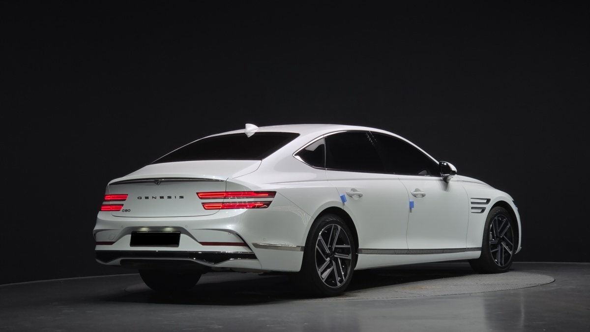 Genesis G80, 2023 — фото 2 из 12