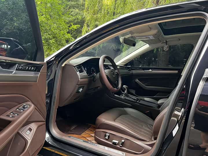Volkswagen Phideon, 2022 — фото 8 из 9