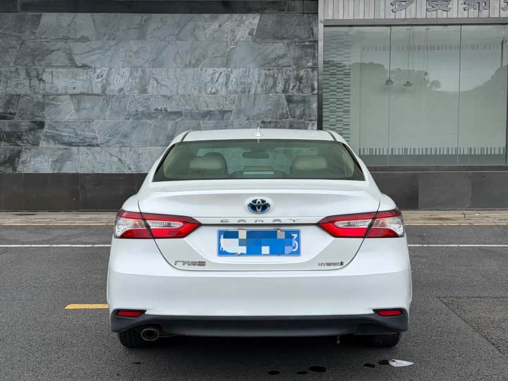 Toyota Camry, 2022 — фото 8 из 9