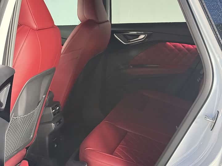Audi Q4 e-tron, 2023 — фото 9 из 9