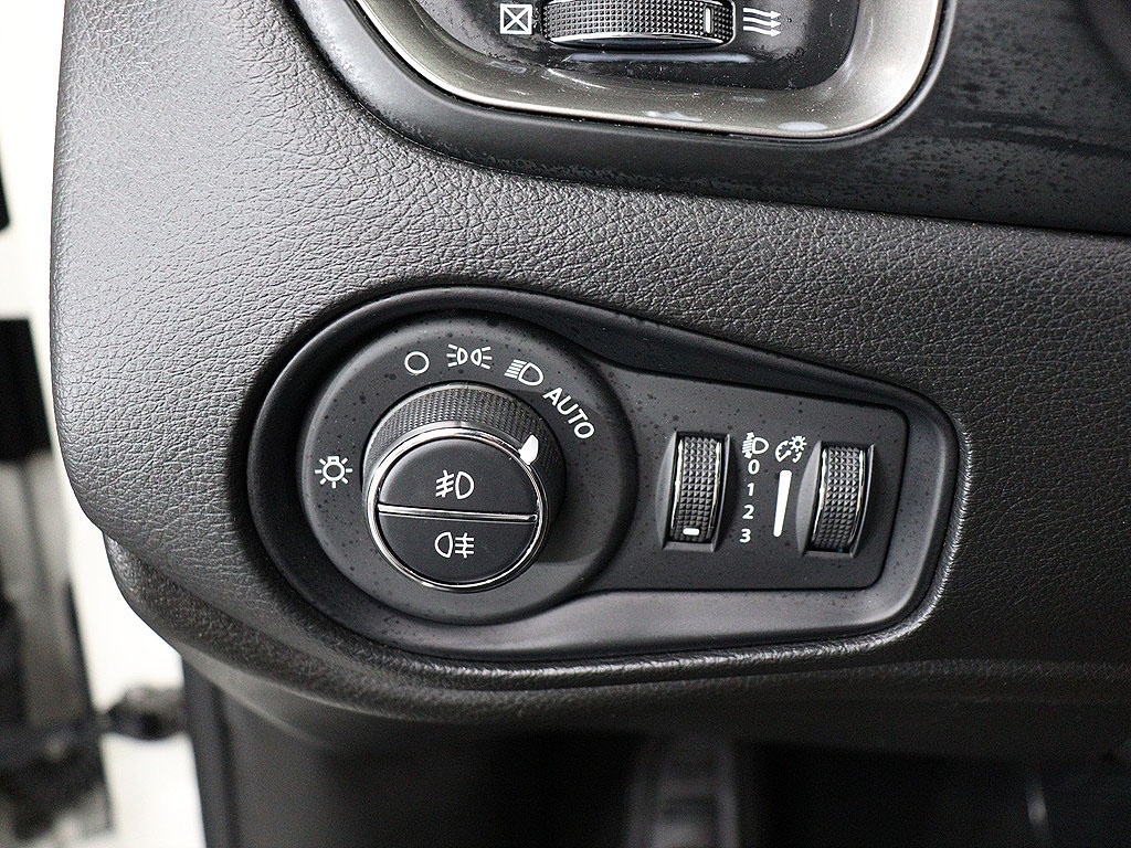 Jeep Renegade, 2022 — фото 12 из 12