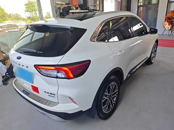 Ford Escape, 2023 — фото 7 из 9