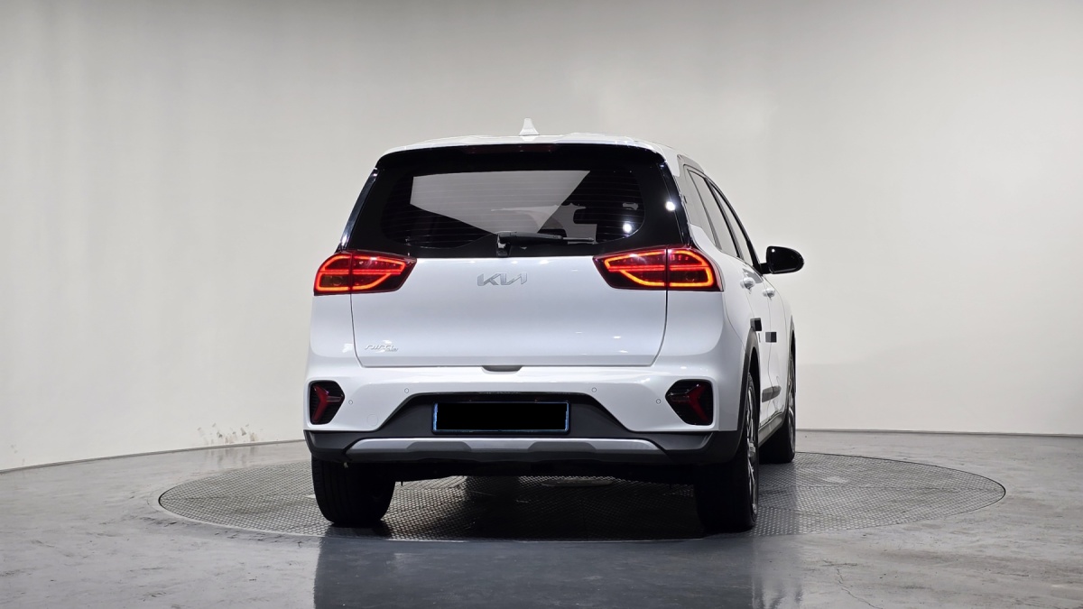 Kia Niro, 2022 — фото 4 из 12
