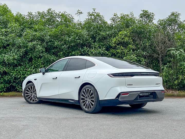 Geely Galaxy Starshine 8 EM-i, 2025 — фото 5 из 9