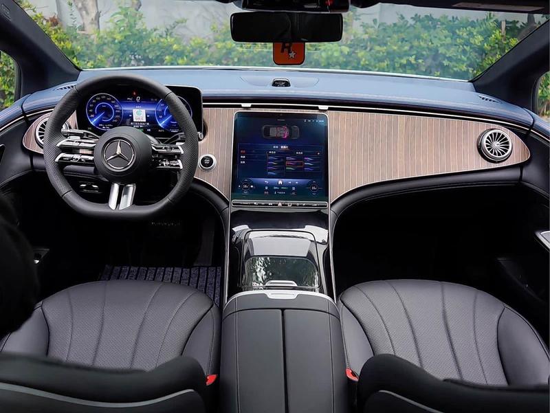 Mercedes-Benz EQE, 2026 — фото 8 из 12