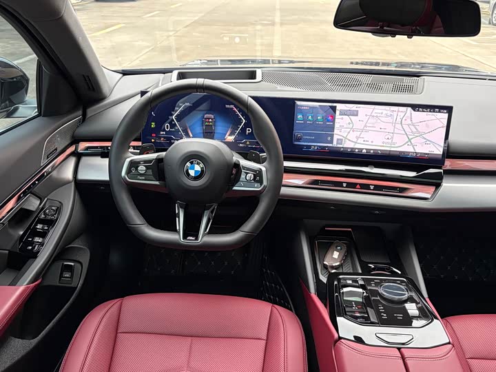 BMW 5 Series, 2025 — фото 6 из 9