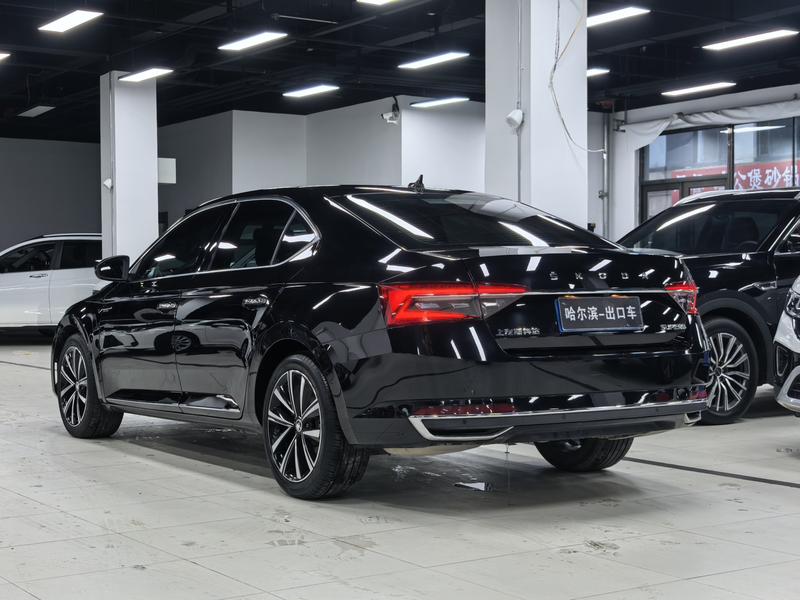 Skoda Superb, 2023 — фото 5 из 12