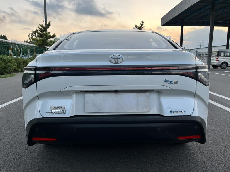 Toyota bZ3, 2025 — фото 6 из 12