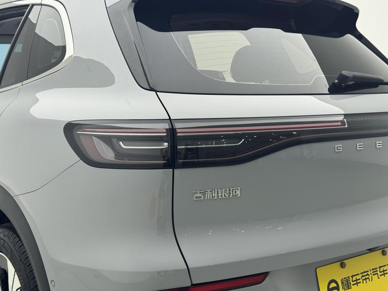Geely Galaxy E5, 2024 — фото 3 из 12
