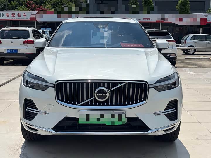 Volvo XC60 Hybrid, 2022 — фото 2 из 9