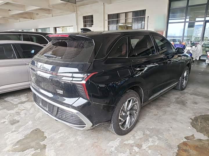 Hongqi HS3 Hybrid, 2025 — фото 7 из 9