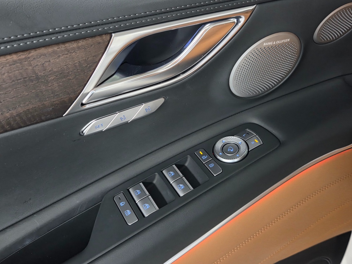 Genesis GV80, 2025 — фото 10 из 12
