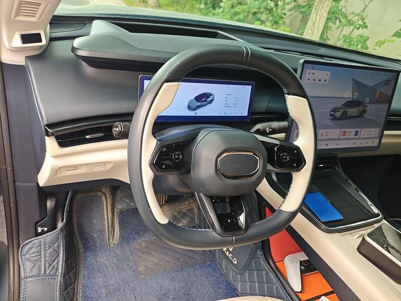 Lynk & Co 07 EM-P Hybrid, 2024 — фото 7 из 12