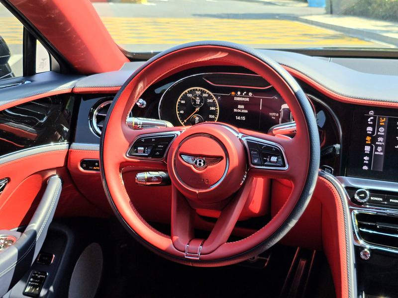 Bentley Flying Spur, 2022 — фото 7 из 11