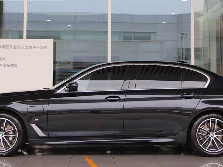 BMW 5 Series Hybrid, 2022 — фото 2 из 9
