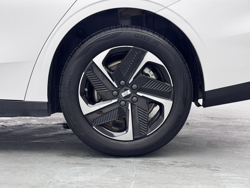 Geely Galaxy L6, 2023 — фото 11 из 12