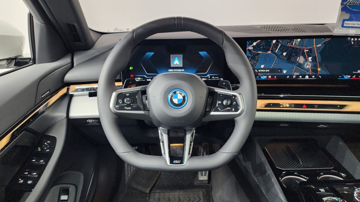 BMW 5 Series, 2025 — фото 12 из 12