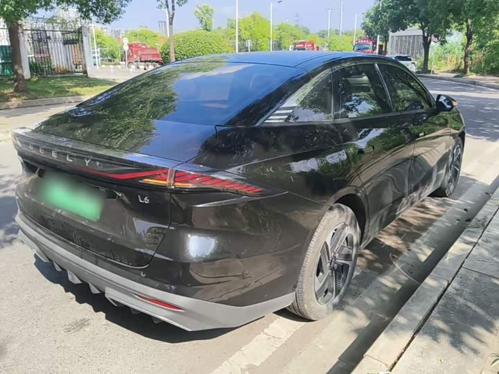 Geely Galaxy L6, 2024 — фото 7 из 9