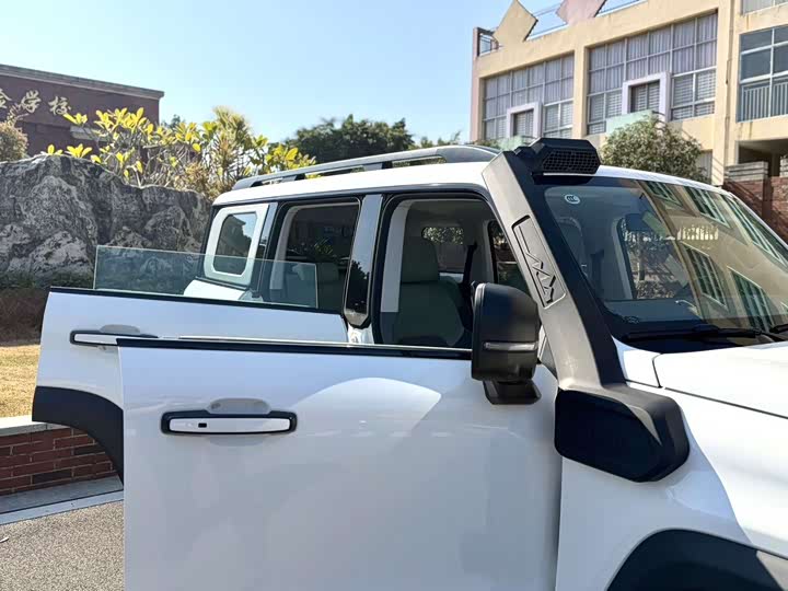 BAIC Beijing BJ40 Hybrid, 2025 — фото 3 из 9