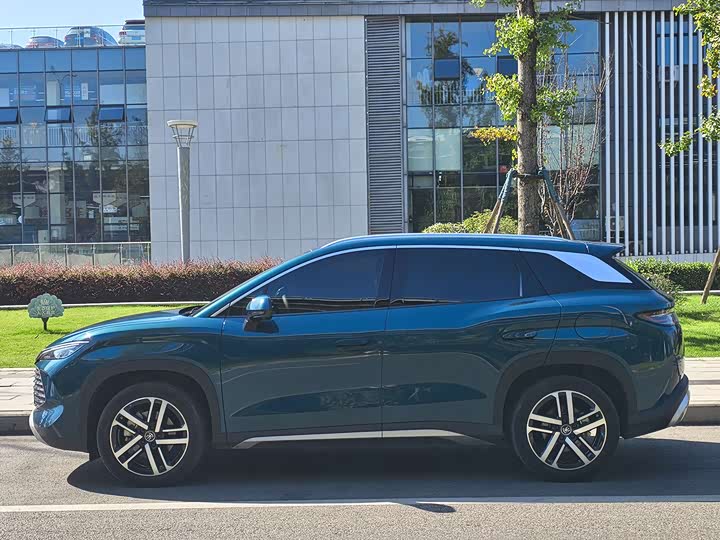 BYD Song L DM-i Hybrid, 2024 — фото 4 из 9