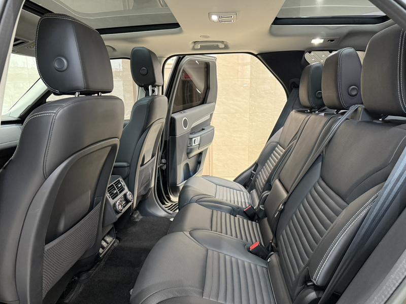 Land Rover Discovery, 2023 — фото 11 из 12