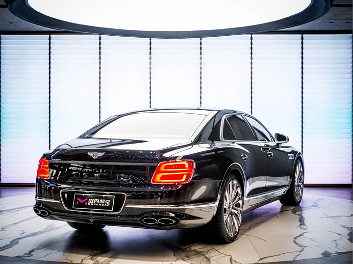 Bentley Flying Spur Hybrid, 2022 — фото 4 из 9