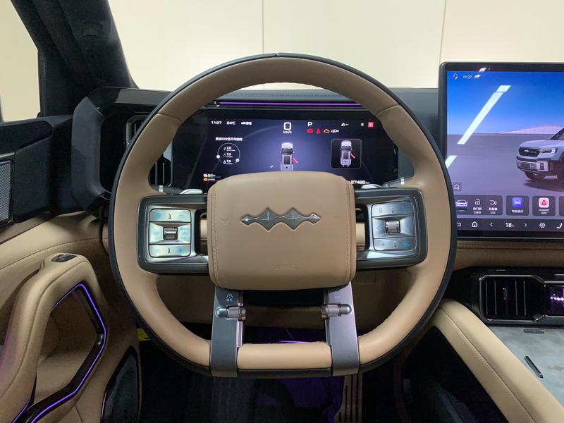 BYD FangChengBao Leopard 8, 2024 — фото 9 из 12