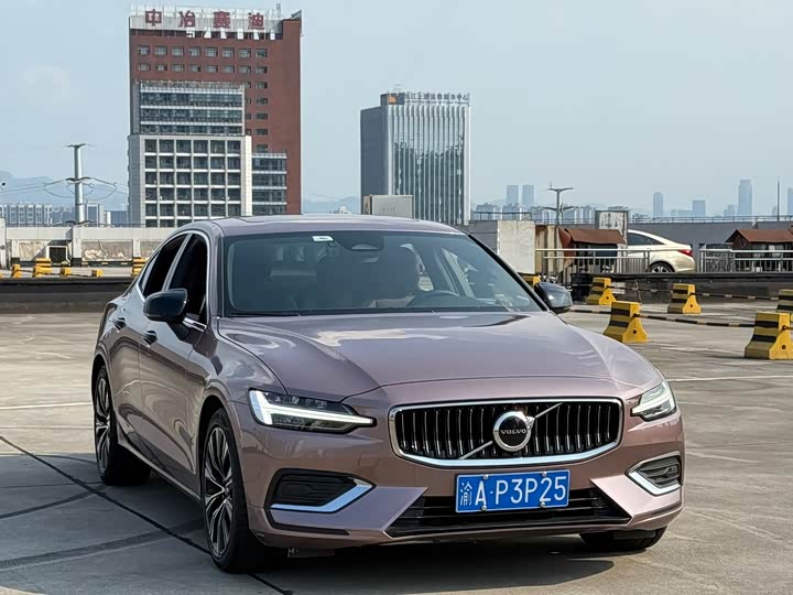 Volvo S60, 2022 — фото 3 из 9