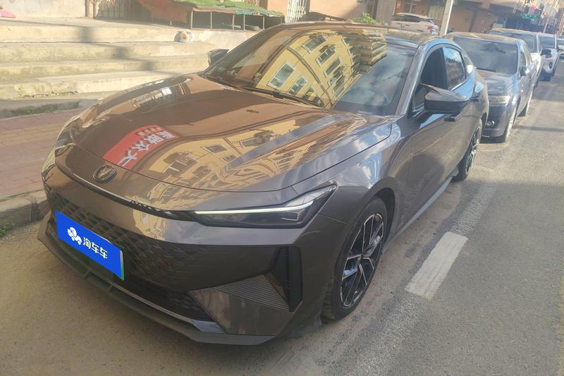 Changan UNI-V Hybrid, 2024 — купить в Казани под ключ