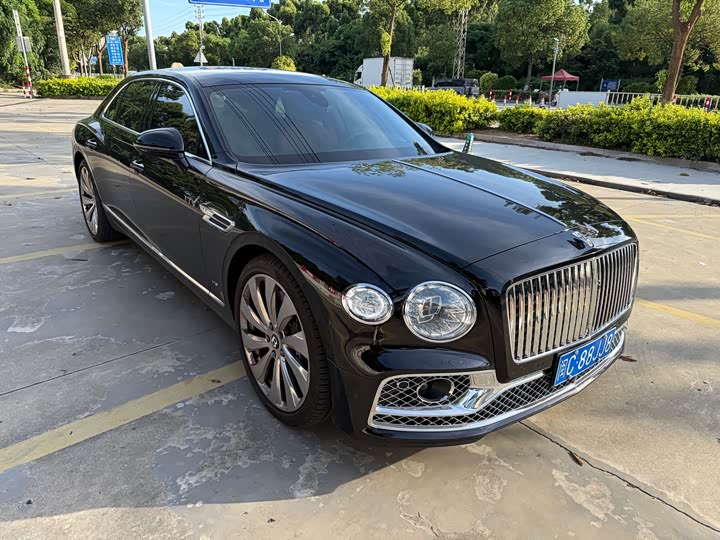 Bentley Flying Spur, 2021 — фото 3 из 9