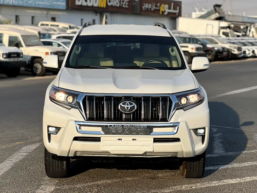 Toyota Prado, 2023 — фото 2 из 10