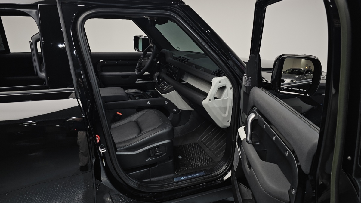 Land Rover Defender, 2023 — фото 11 из 12