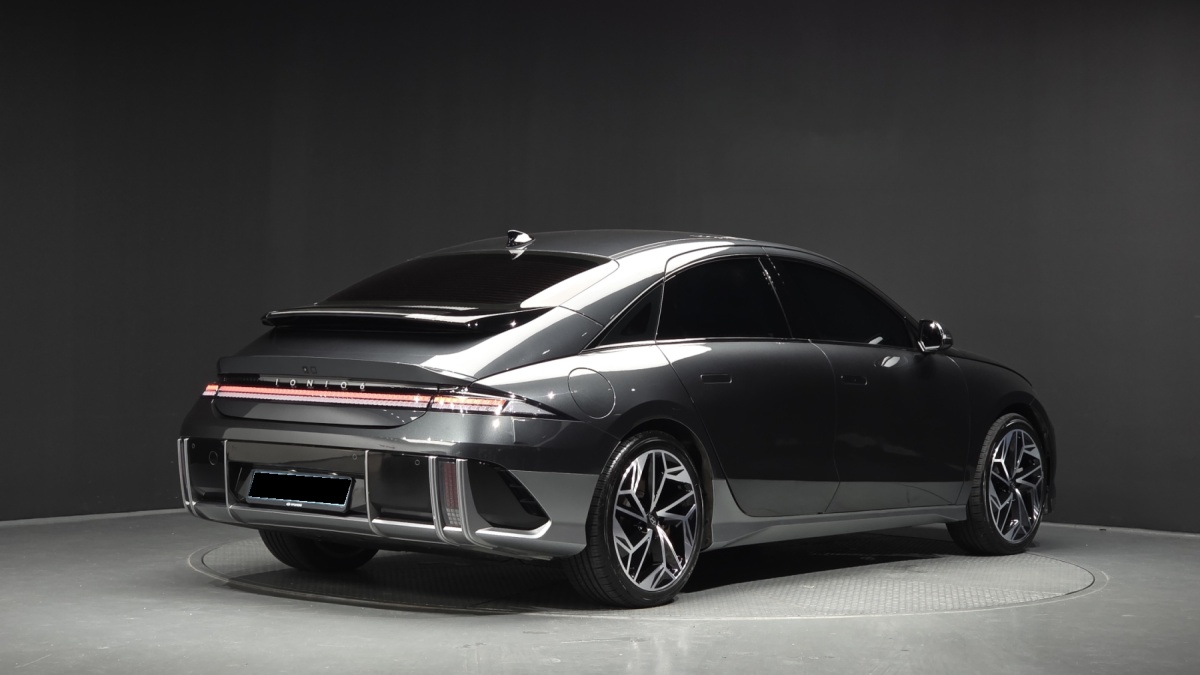 Hyundai Ioniq 6, 2023 — фото 2 из 12