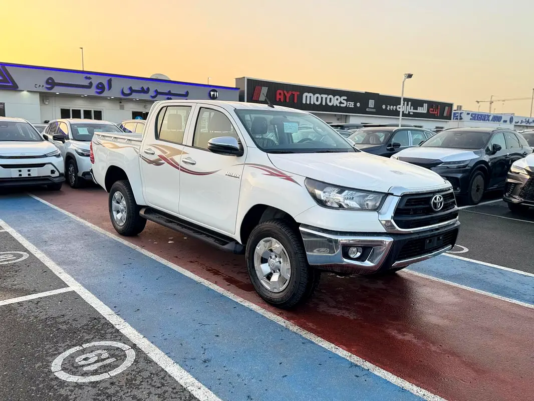 Toyota Hilux, 2026 — фото 2 из 10