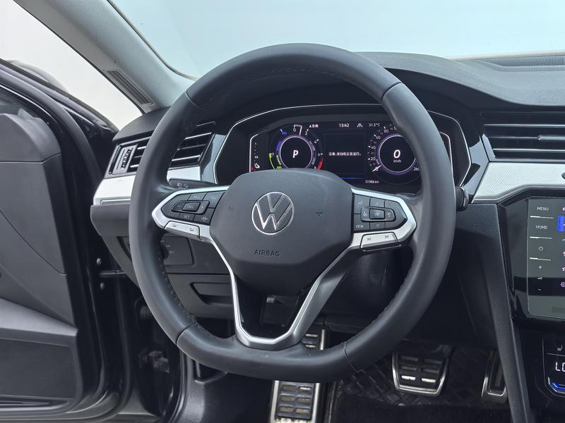 Volkswagen Magotan GTE Hybrid, 2022 — фото 10 из 12