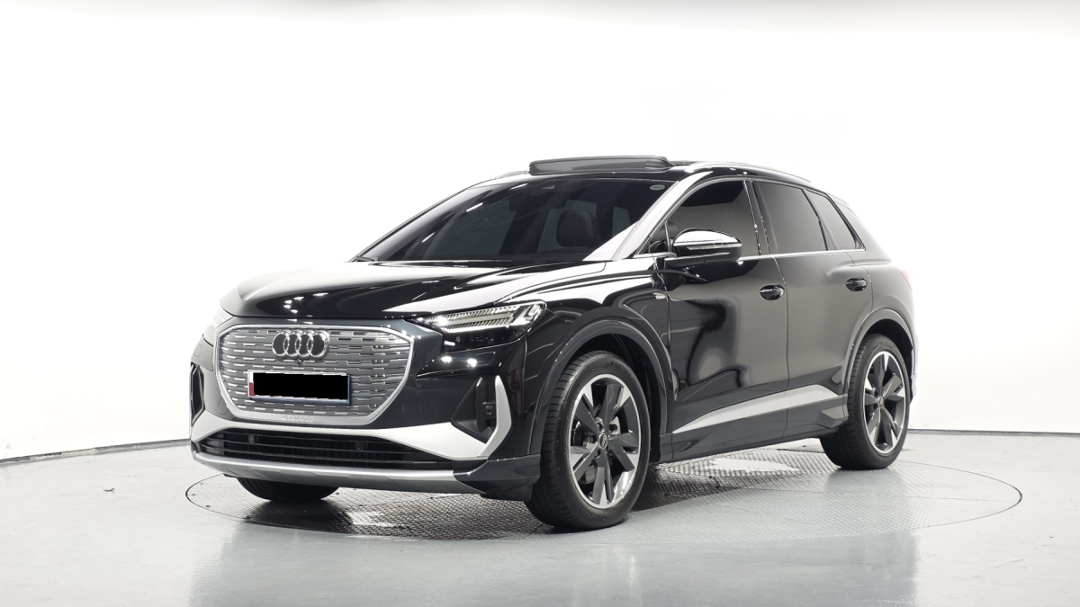 Audi Q4 e-tron, 2023 — купить в Москве под ключ