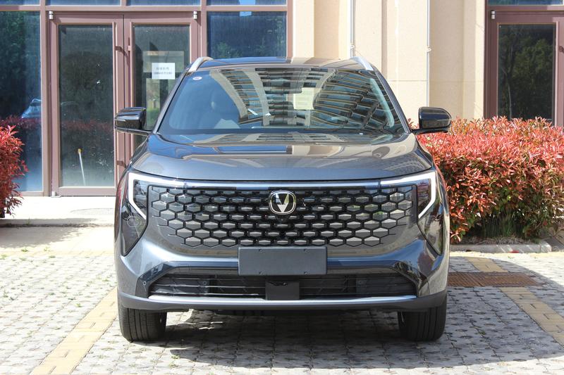Changan CS55 Plus Hybrid, 2026 — фото 2 из 12