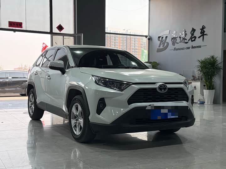 Toyota RAV4, 2023 — фото 3 из 9