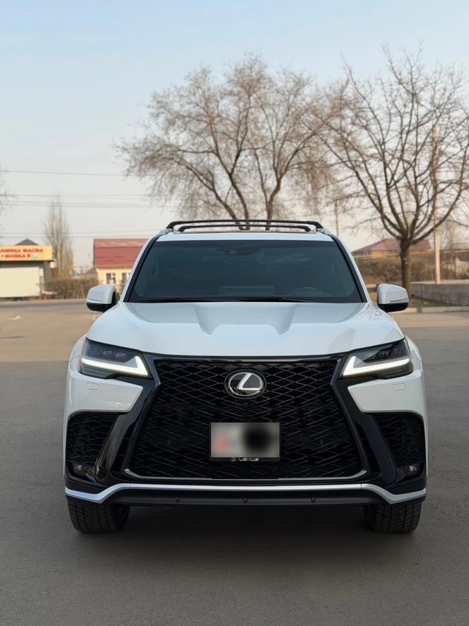 Lexus LX, 2022